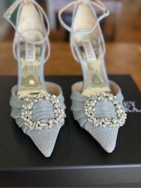 Badgley Mischka Silver Glitter Jeweled Pointed-Toe Heels